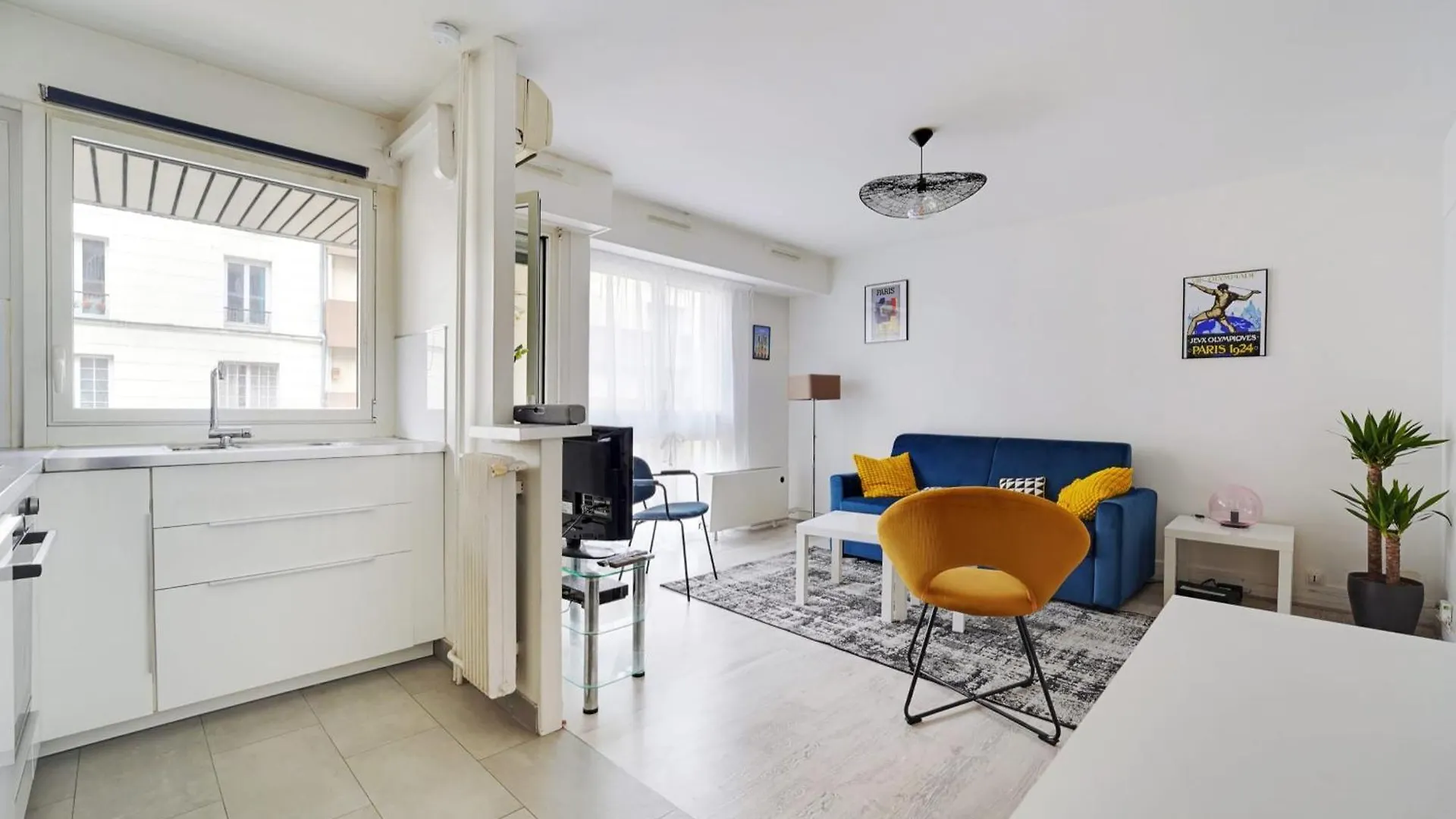 Pantheon Moufetard - Cosy Apartment contacts
